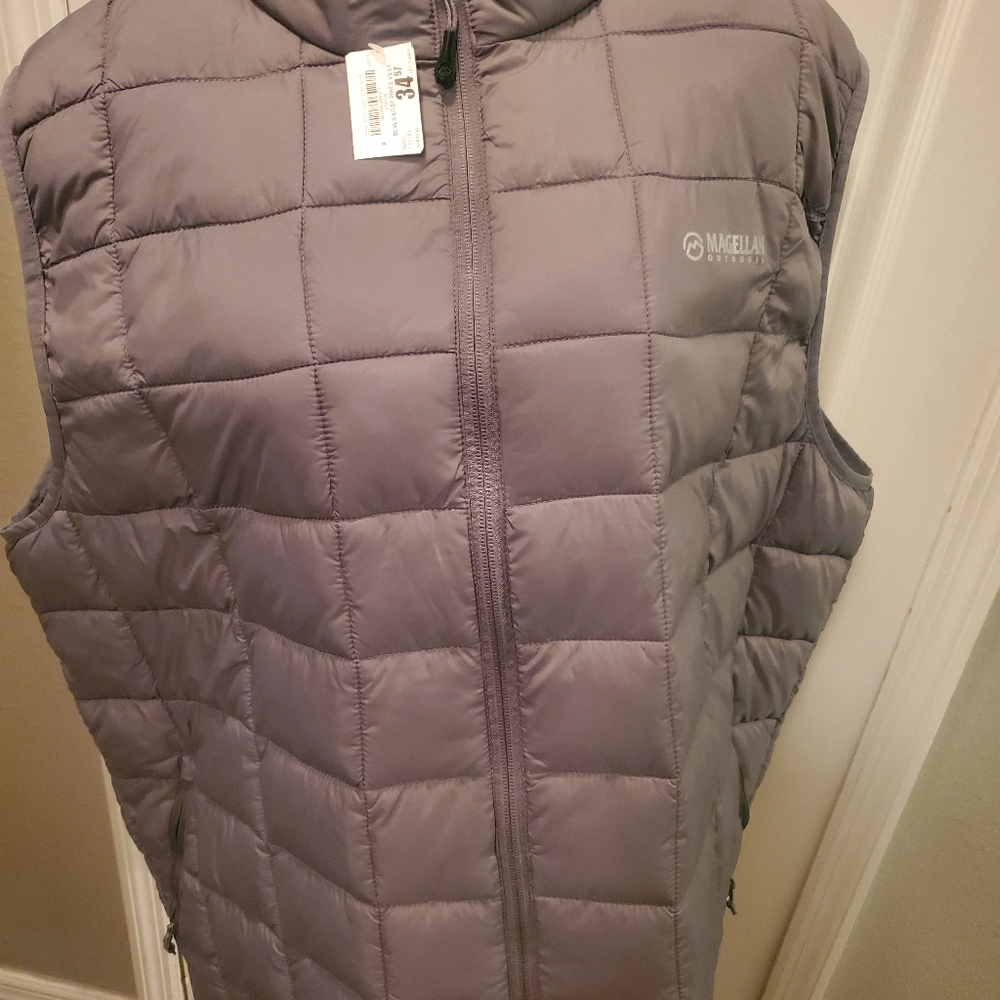 Magellan Quilted Puffer Vest in Gray